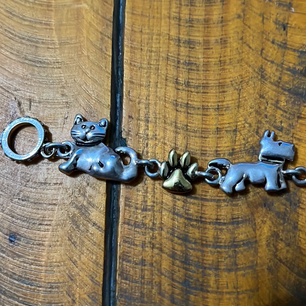 Gold and Silver look Animal Charm Bracelet in great condition. - Picture 3 of 5